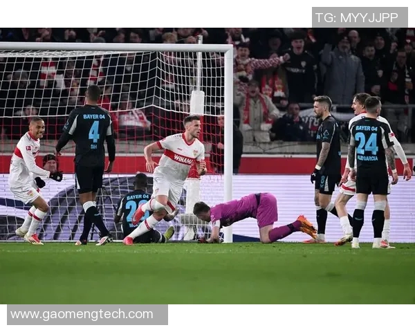 德甲激战:十人斯图加特顽强拼搏以一球小胜对手 德甲激战:十人斯图加特顽强拼搏以一球小胜对手