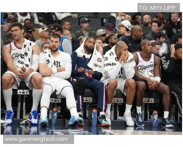 快船全员首度齐聚战斗力全开主教练却因伤无缘赛场