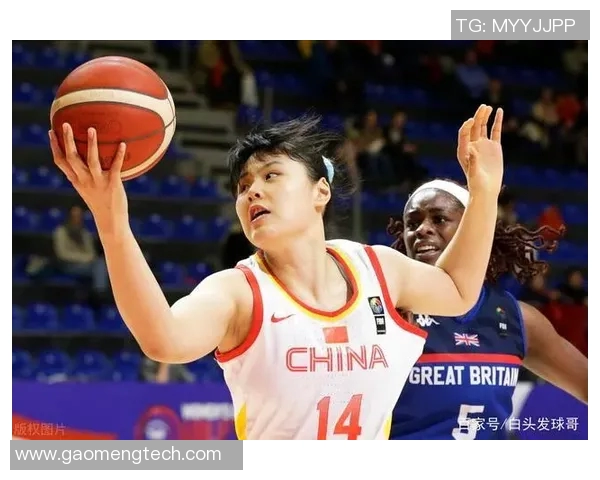 李月汝首场比赛表现惊艳砍下两双助力新球队轻松取胜20分